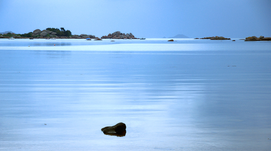 Beau livre photo Bretagne : crépuscule sous la pluie, Trégastel